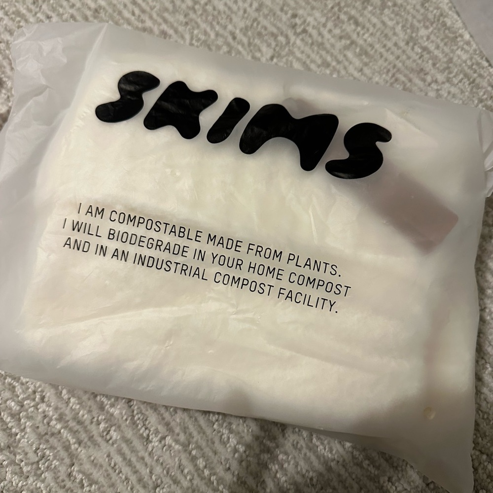 NWTS SKIMS cozy stocking OS ecru - Picture 2 of 4
